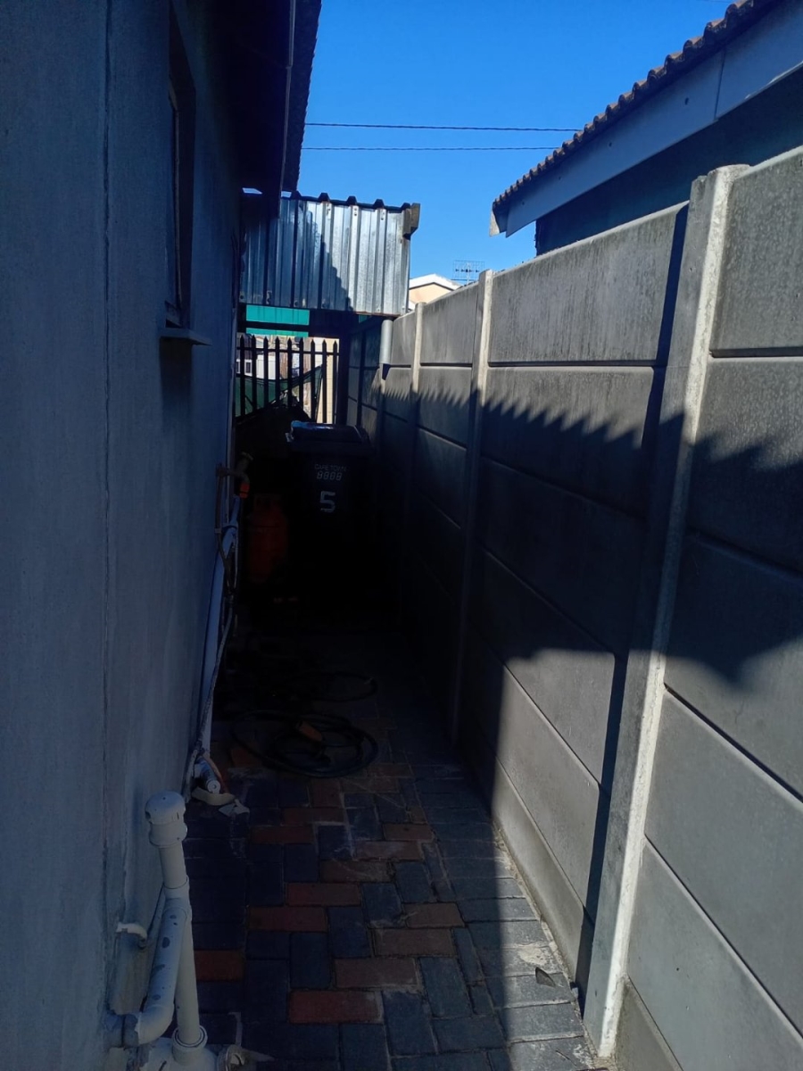  Bedroom Property for Sale in Khaya Western Cape